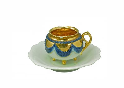Eşleme, Fincan, 1880-1900 başları, damgasız-Ayaklı formda, Altın yaldızlı ve Kabartma işçilikli.  Tabak; 1900 başı Germany damgalı