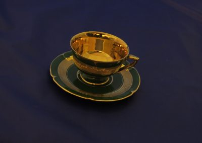 Fransız,1950'lerden, Limoges Legle Porcelain d'Art damgalı, yaldızlı fincan