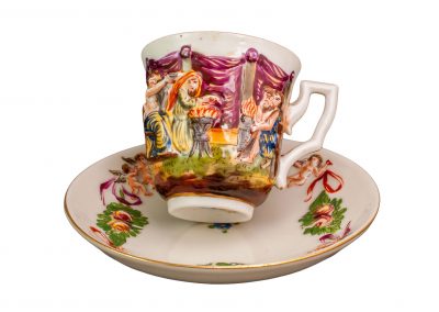 İtalyan, 1771 - 1834 yılları arası, Capodimonte damgalı,  kabartma işçilikli fincan